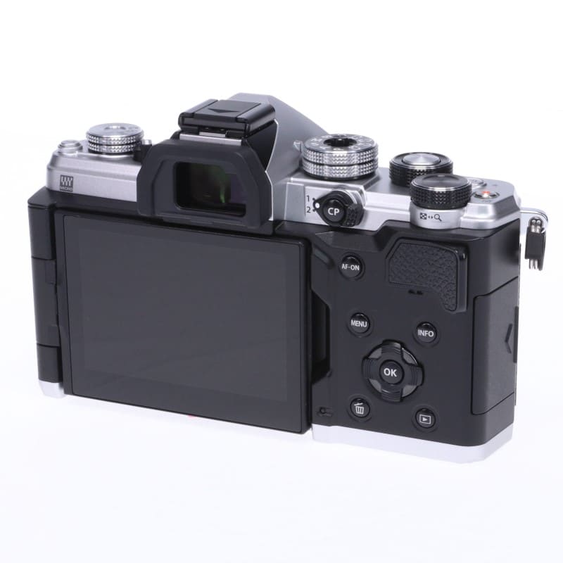 OM SYSTEM OM-3 ボディー シルバー