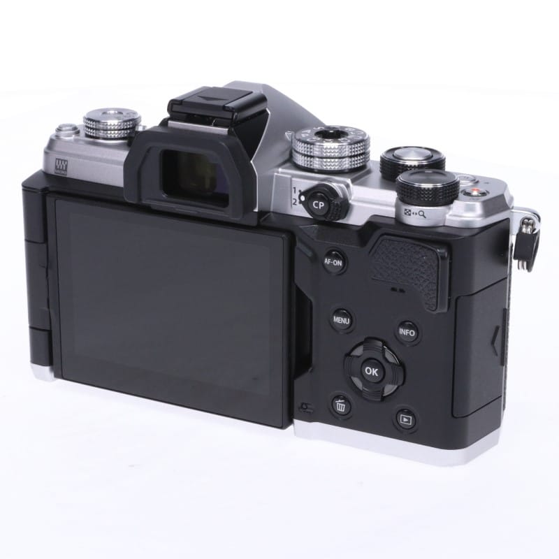 OM SYSTEM OM-3 ボディー シルバー