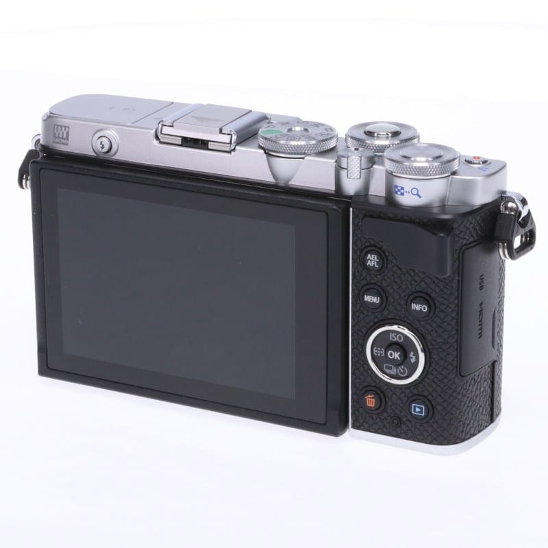 OLYMPUS／OM SYSTEM PEN E-P7 ボディー シルバー Aランク 中古｜フジヤ