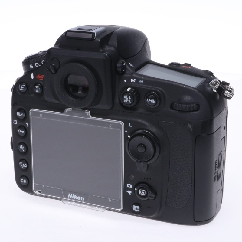 D800