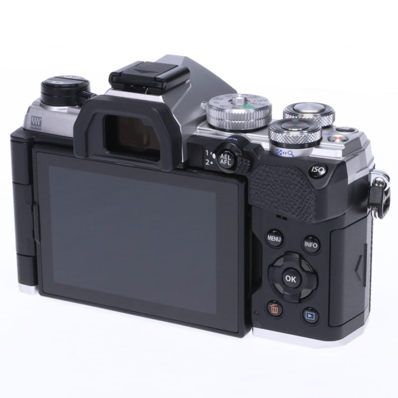 OM SYSTEM OM-5 ボディー シルバー