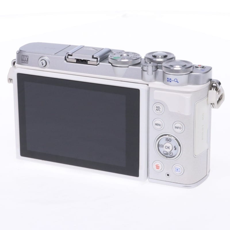 OLYMPUS PEN E-P7 ボディー ホワイト
