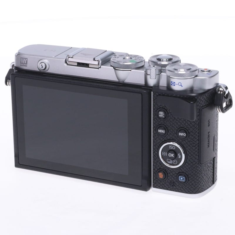 OLYMPUS PEN E-P7 ボディー シルバー