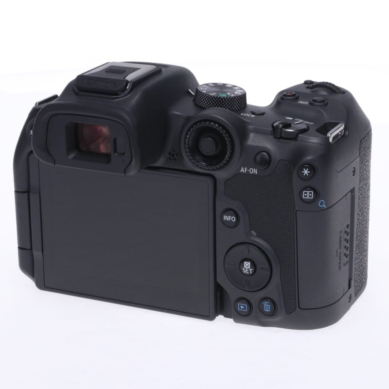 EOS R7
