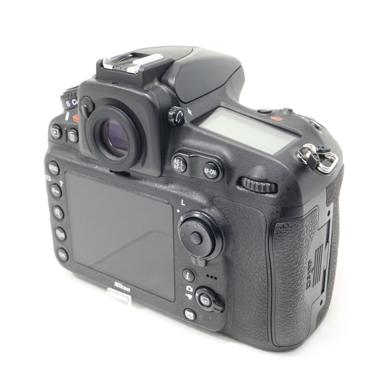 D810