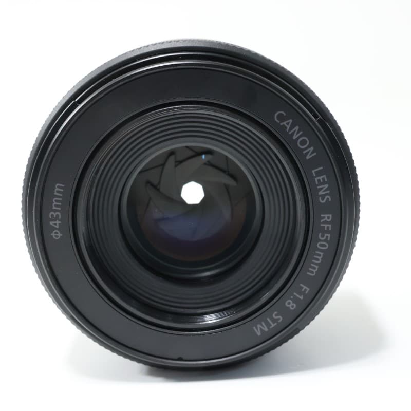 RF50mm F1.8 STM