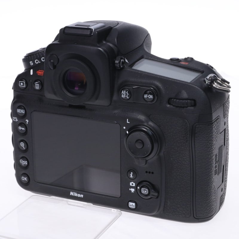 D810