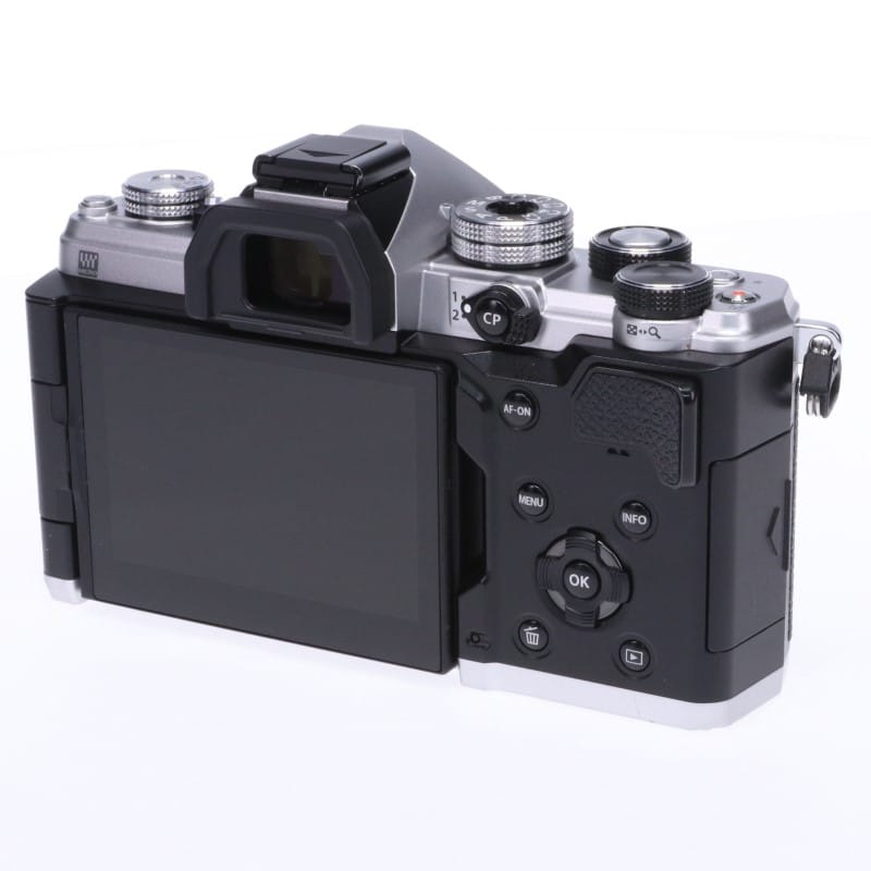 OM SYSTEM OM-3 ボディー シルバー