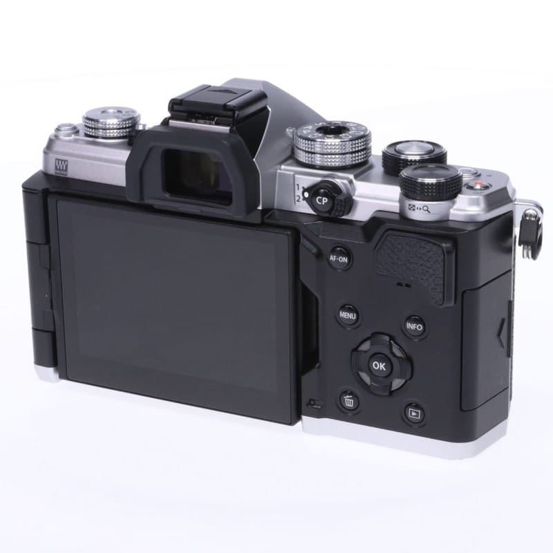 OM SYSTEM OM-3 ボディー シルバー