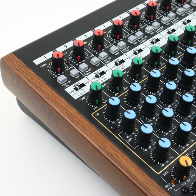 Model 12 [12トラックレコーディングミキサー]