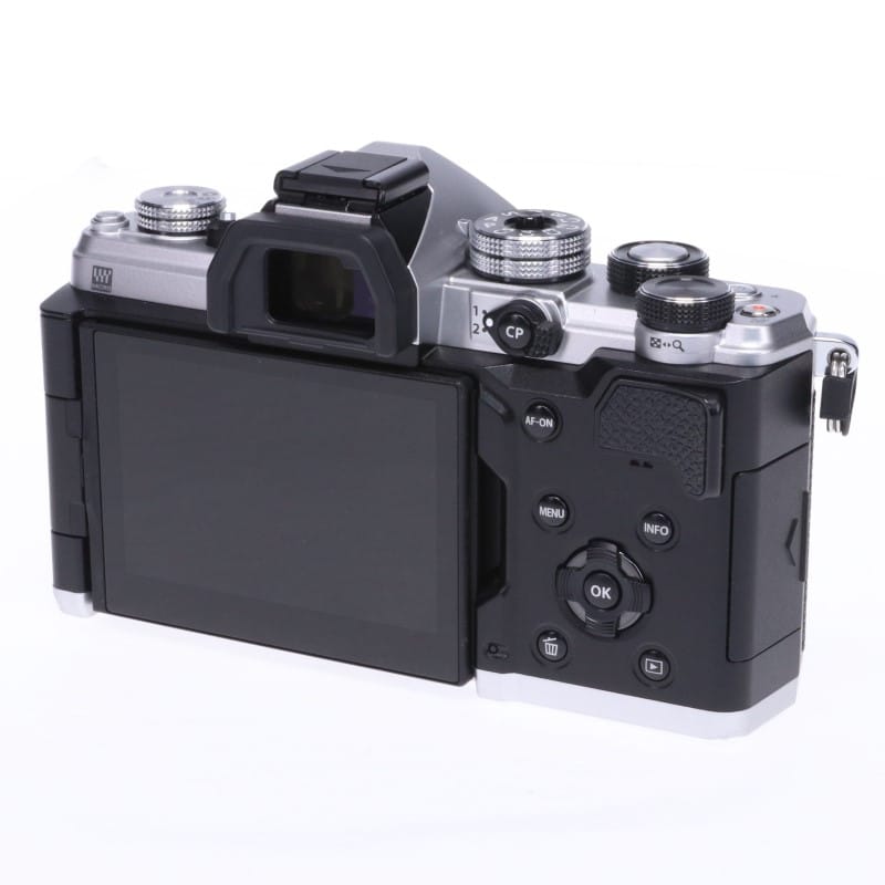 OM SYSTEM OM-3 ボディー シルバー