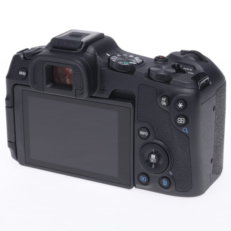 EOS R8