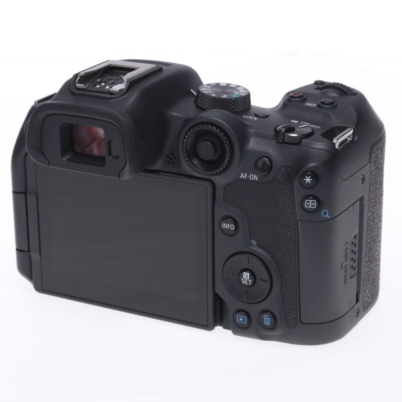 EOS R7