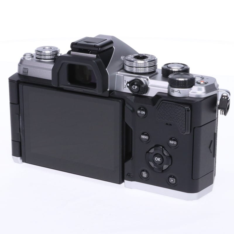 OM SYSTEM OM-3 ボディー シルバー