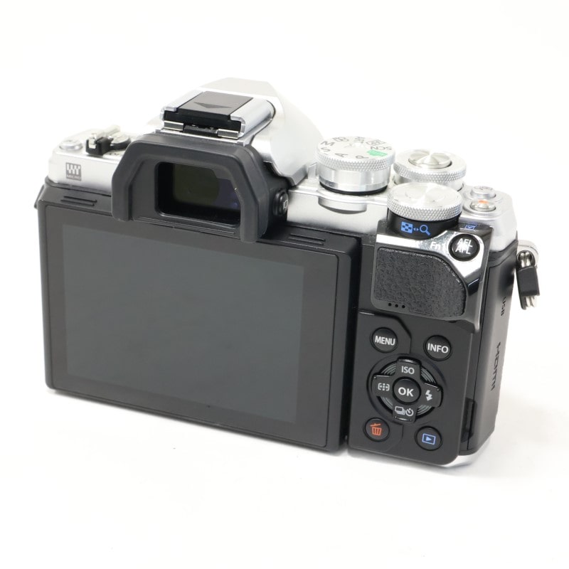 中古美品！OLYMPUS OM-D E-M10 Mark III シルバー Amazon.com : Olympus OM-D E-M10 Mark III Micro Four Thirds