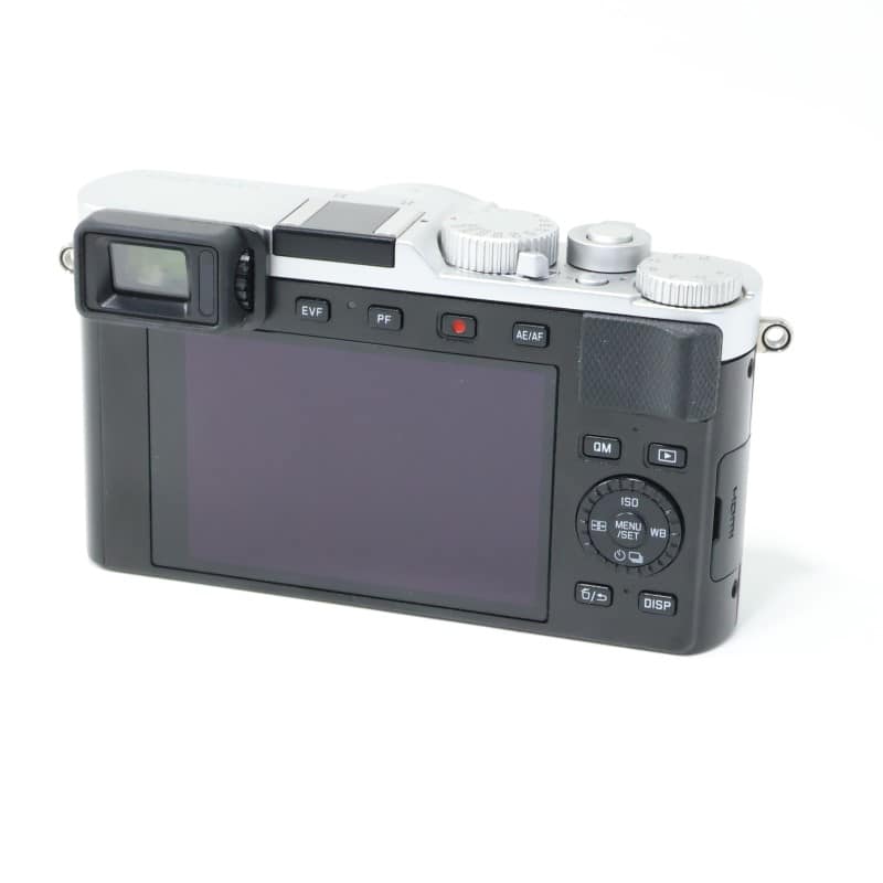 D-LUX7