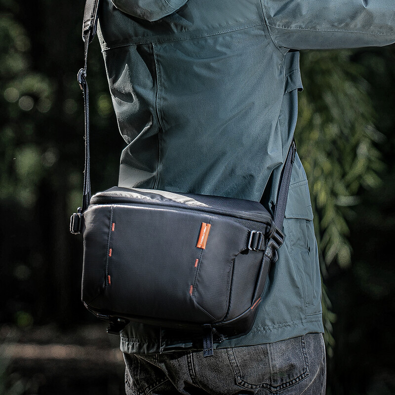 OneMo スリングバッグ 7L (スペースブラック) P-CB-160