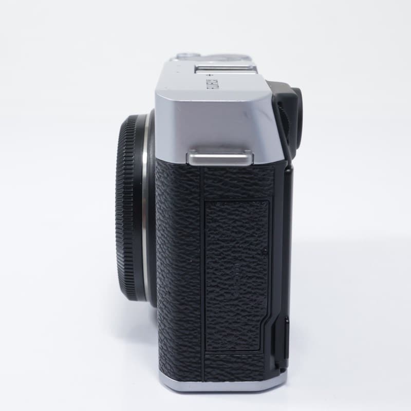 富士フイルム FUJIFILM X-E4 ボディ シルバー AB-ランク 中古｜フジヤ