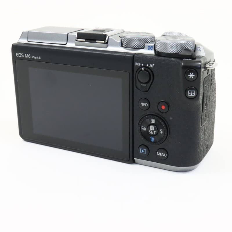 EOS M6 Mark II シルバー