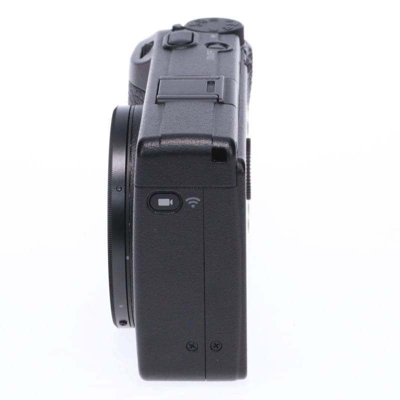 RICOH GR III