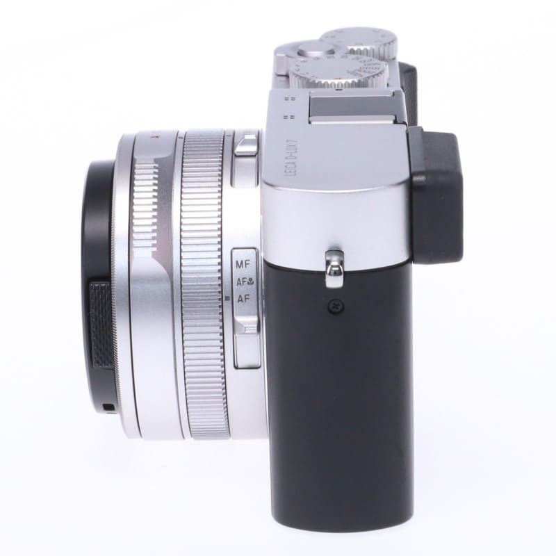 D-LUX7
