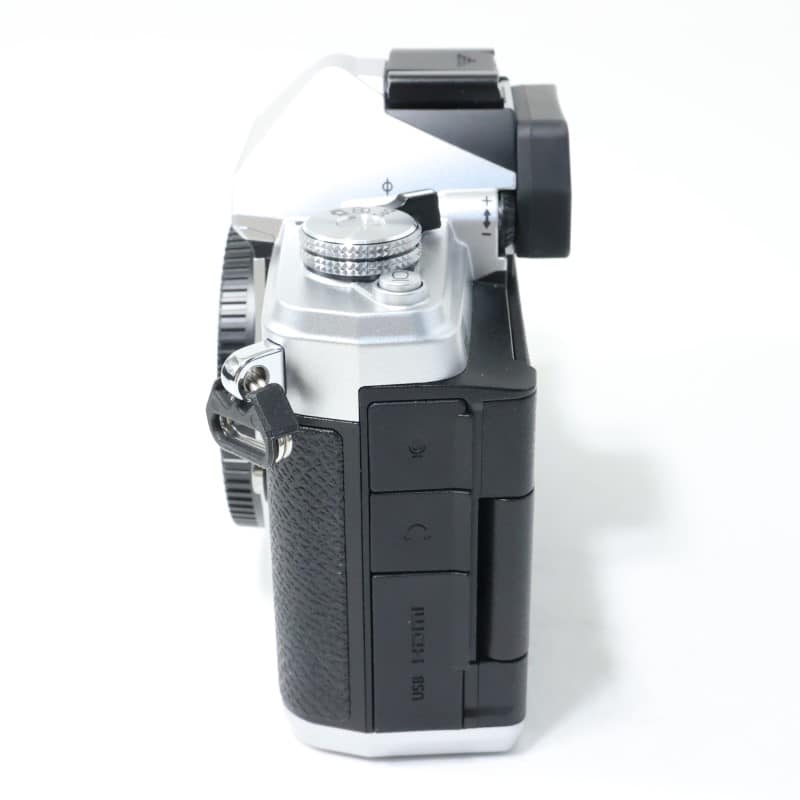 OM SYSTEM OM-3 ボディー シルバー