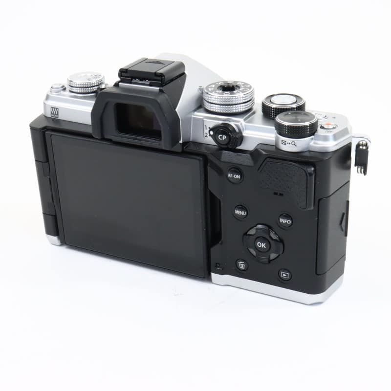 OM SYSTEM OM-3 ボディー シルバー