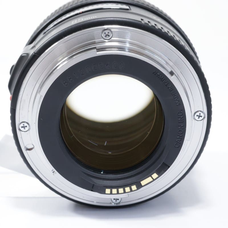 Canon EF 85mm f/1.8 USM レンズ　【中古】 Canon EF85mm F1.8 USM AB-ランク 中古｜フジヤカメラ