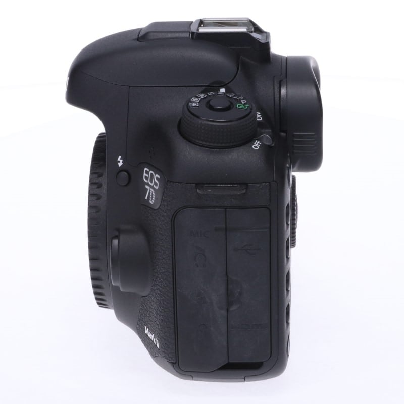 EOS 7D Mark II ボディー