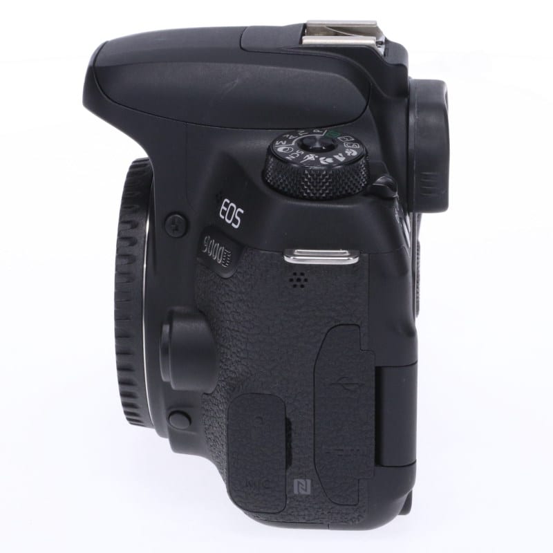 EOS 9000D ボディー