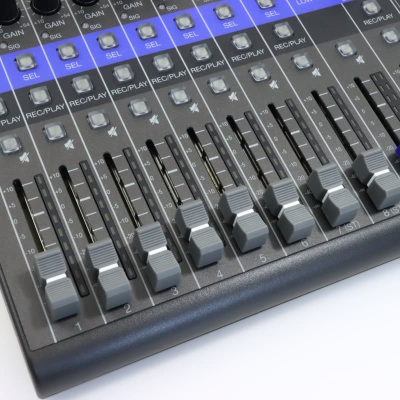 LiveTrak L-8 [デジタルミキサー/レコーダー]