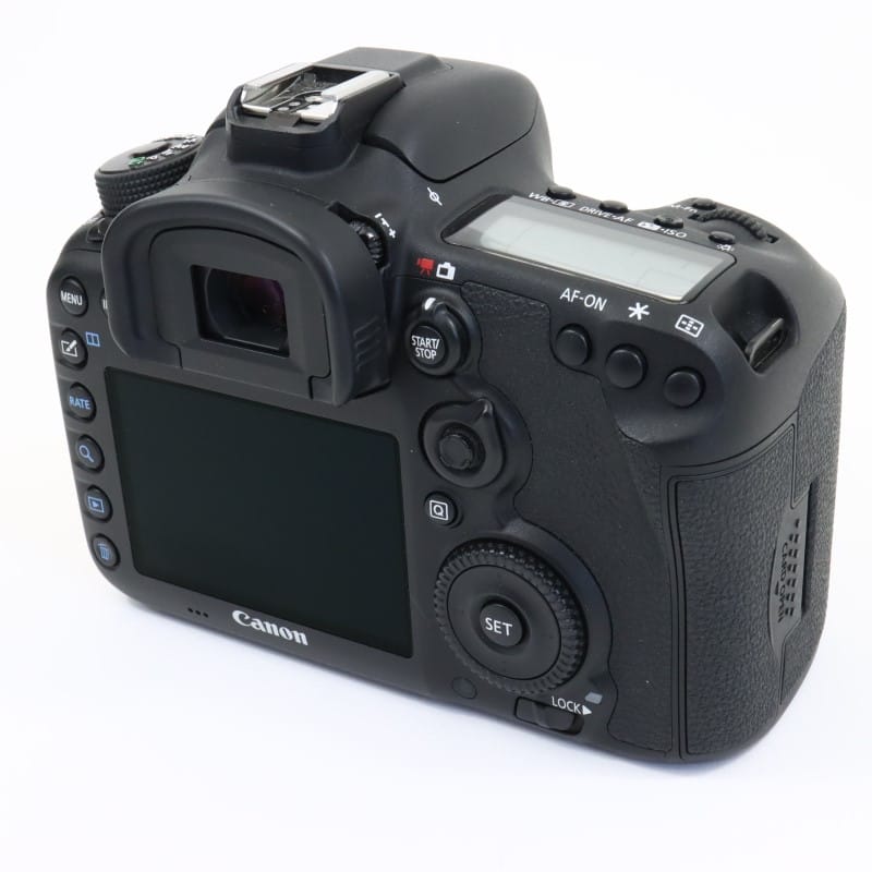 EOS 7D Mark II ボディー