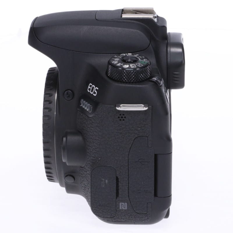 EOS 9000D ボディー