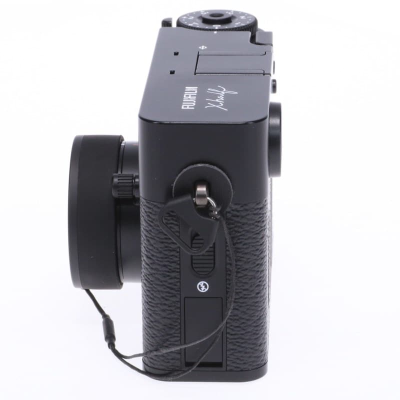 X half (FUJIFILM X-HF1) ブラック