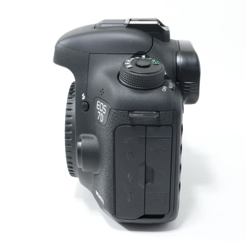 EOS 7D Mark II ボディー
