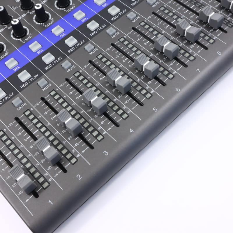 LiveTrak L-12