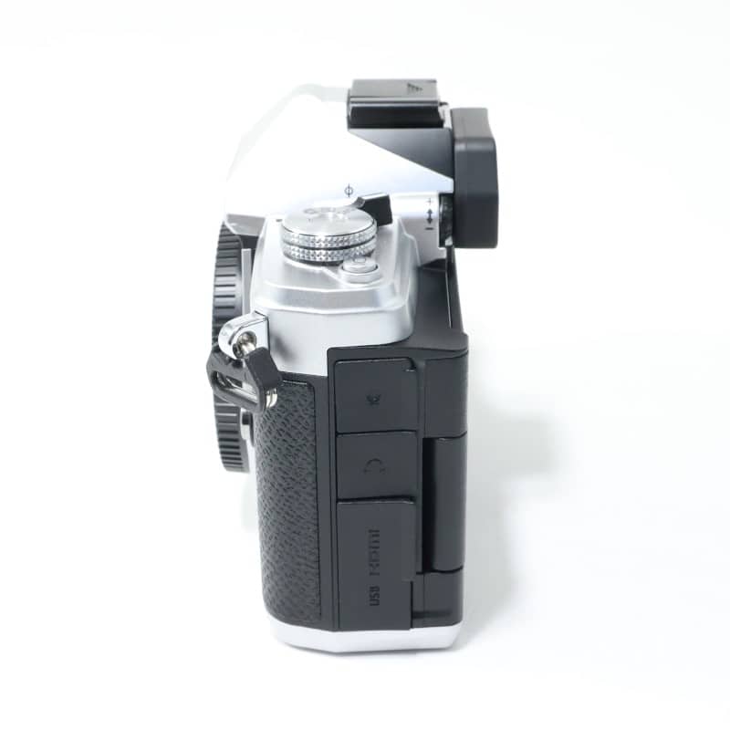 OM SYSTEM OM-3 ボディー シルバー