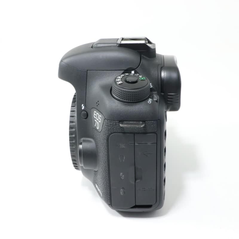 EOS 7D Mark II ボディー