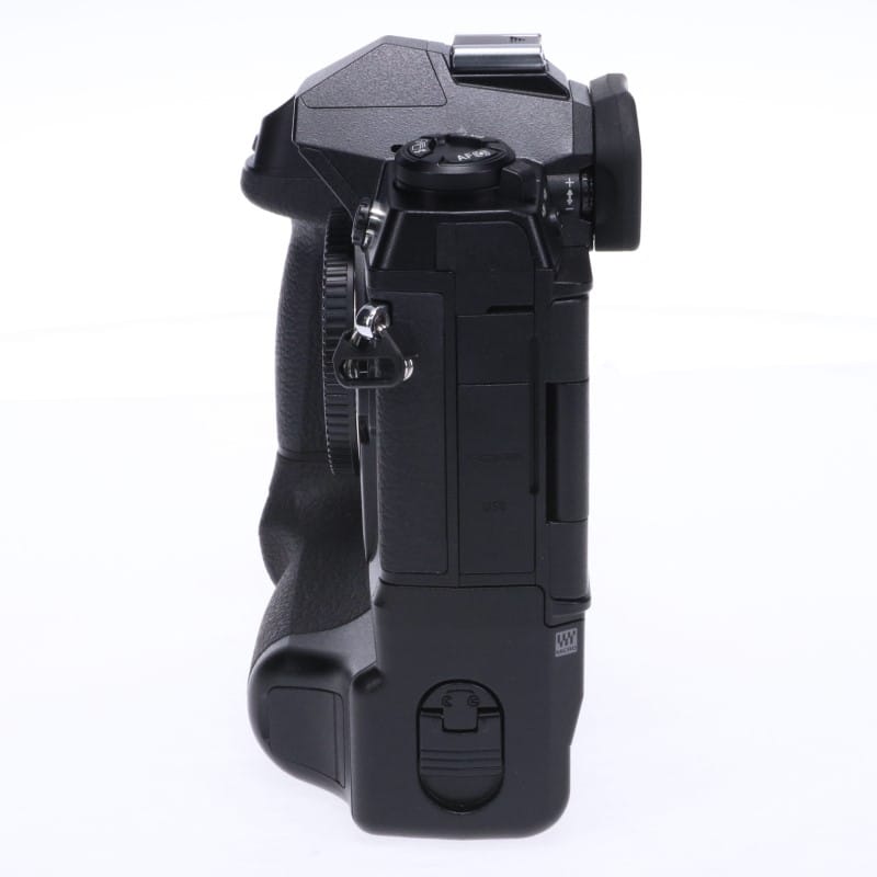 OM-D E-M1X ボディー