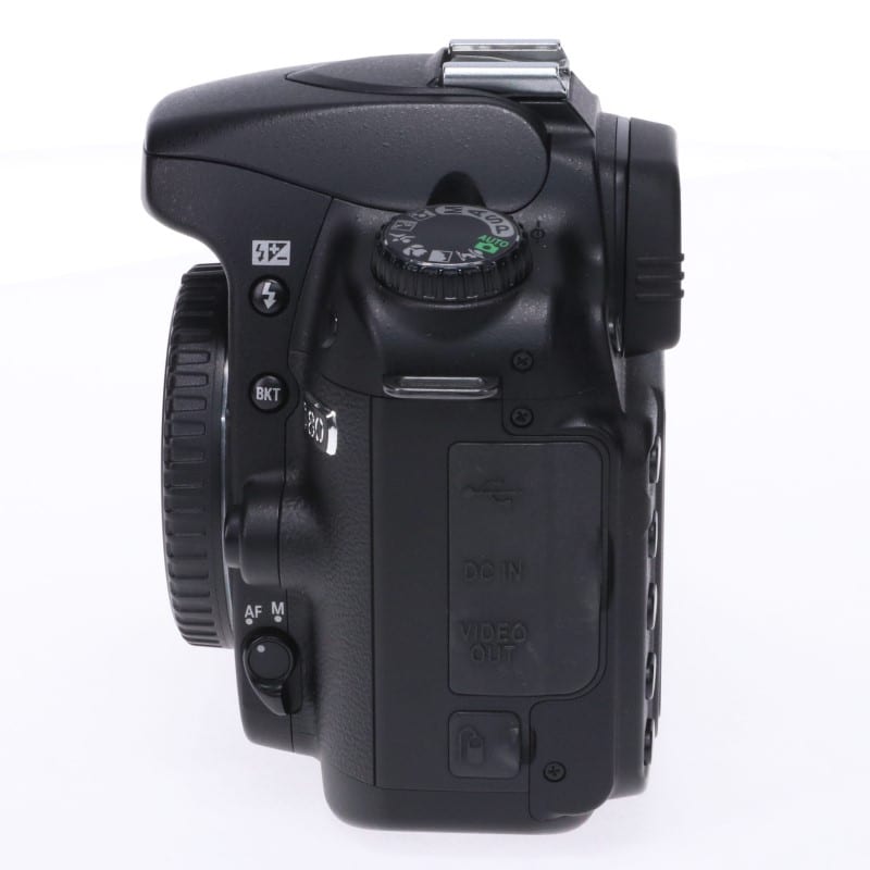 D80