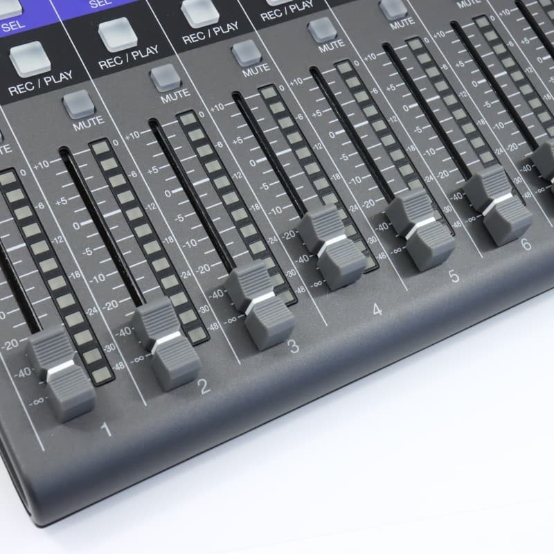 未使用★ZOOM ズーム LiveTrak L-12 デジタルミキサー ケース付 LiveTrak L-12 | ZOOM