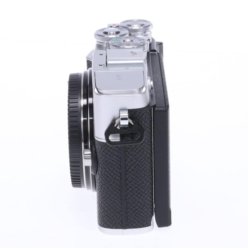 PEN E-P7 ボディー シルバー
