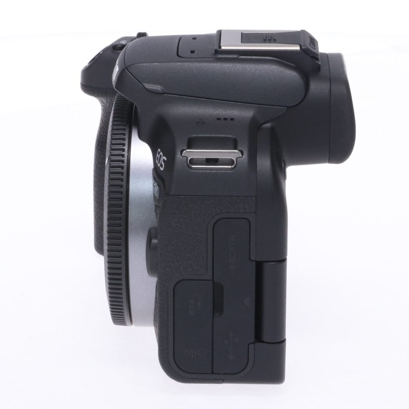 EOS R10