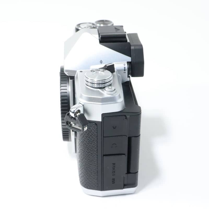 OM SYSTEM OM-3 ボディー シルバー