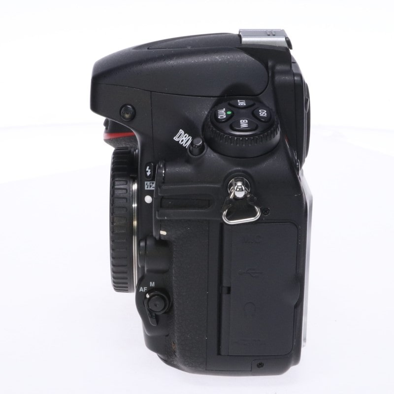 D800