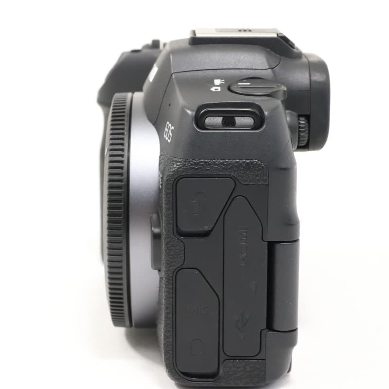 EOS R8 ボディー