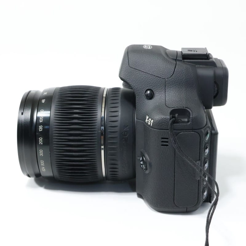 FUJIFILM X-S1