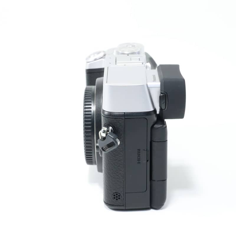 Panasonic LUMIX GX8 シルバー DMC-GX8-S 中古 C2120188589734