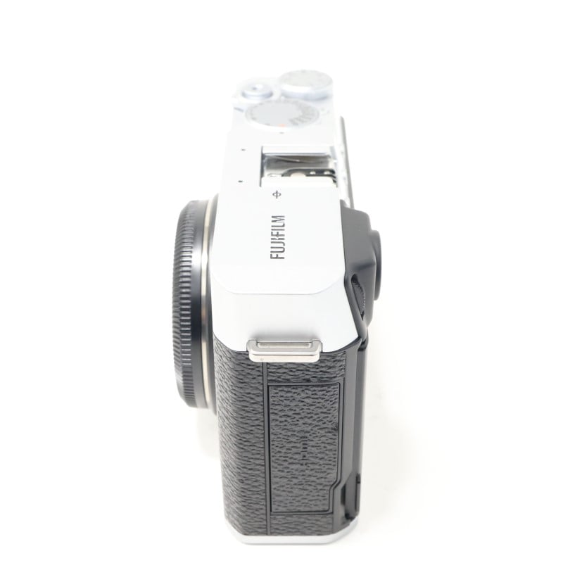 X-E4 シルバー