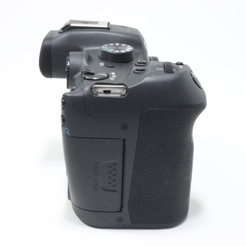 EOS R7